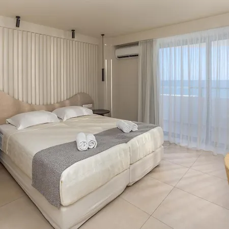 Hotel Alia By Estia 4*