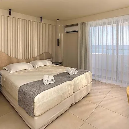 Hotel Alia By Estia 4*