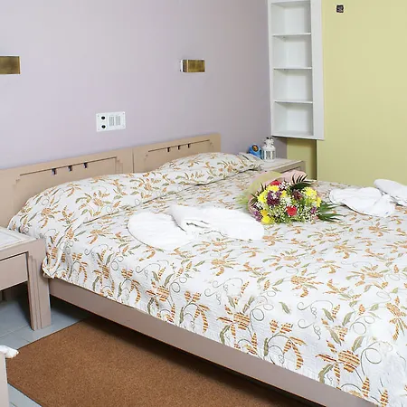 Hotel Alia By Estia 4*