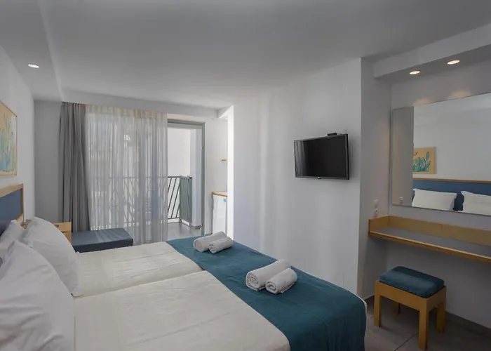 Hotel Alia By Estia 4*