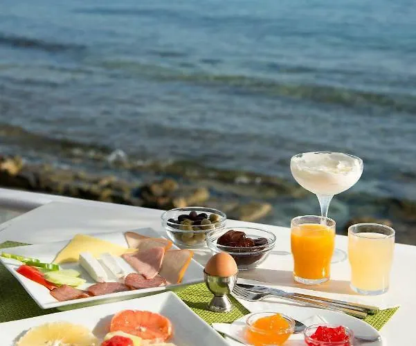 Hotel Alia By Estia 4*